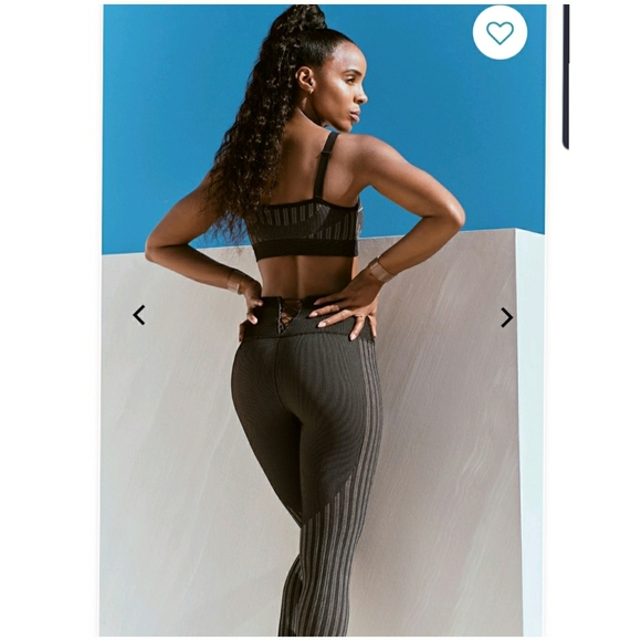 High-Waisted Seamless Rib Legging - Picture 4 of 4